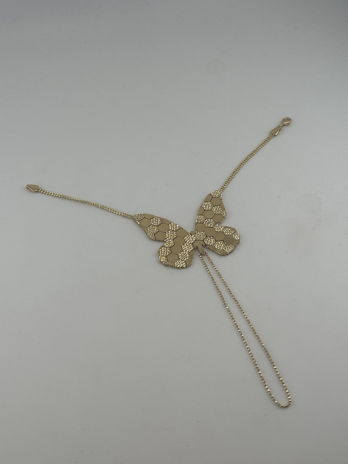 Butterfly Hand Chain – Honeycomb Texture - Image 2