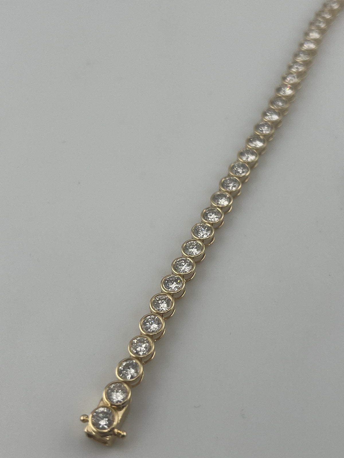 8 Carat Round Bezel Tennis Bracelet, 18k Yellow Gold, Lab Diamond - Image 4