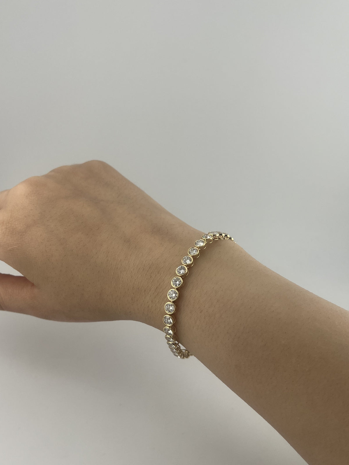 8 Carat Round Bezel Tennis Bracelet, 18k Yellow Gold, Lab Diamond - Image 6