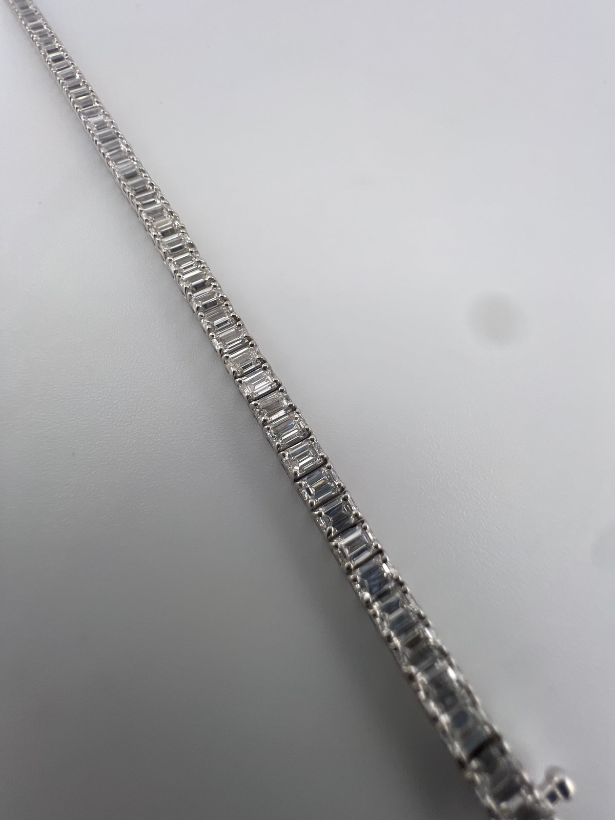 8 Carat Emerald Shape Tennis Bracelet, 18k White Gold, Lab Diamond - Image 7