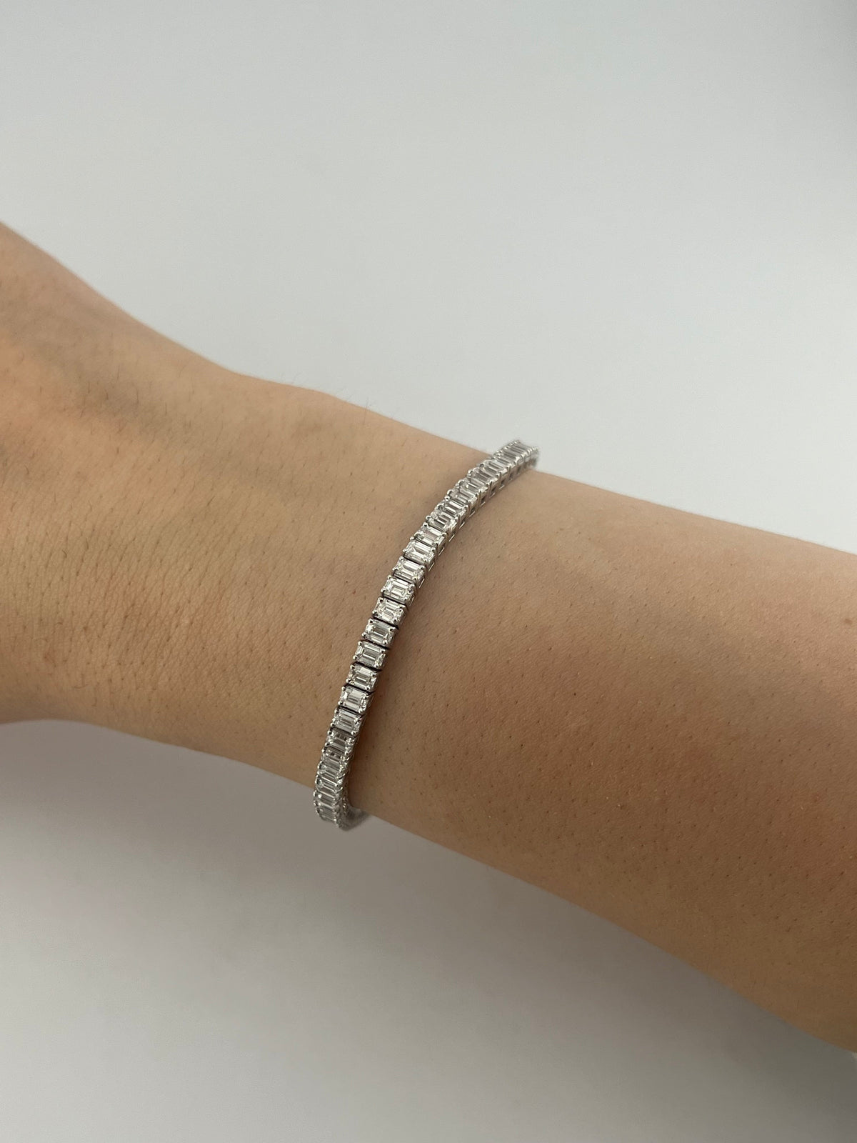 8 Carat Emerald Shape Tennis Bracelet, 18k White Gold, Lab Diamond - Image 8