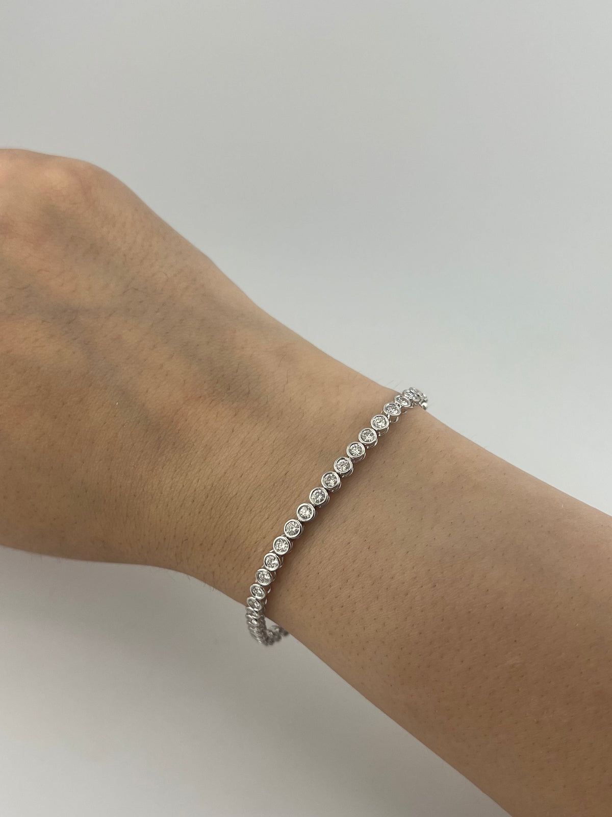 2.5 Carat Round Bezel Tennis Bracelet, 18k , Lab Diamond - Image 5